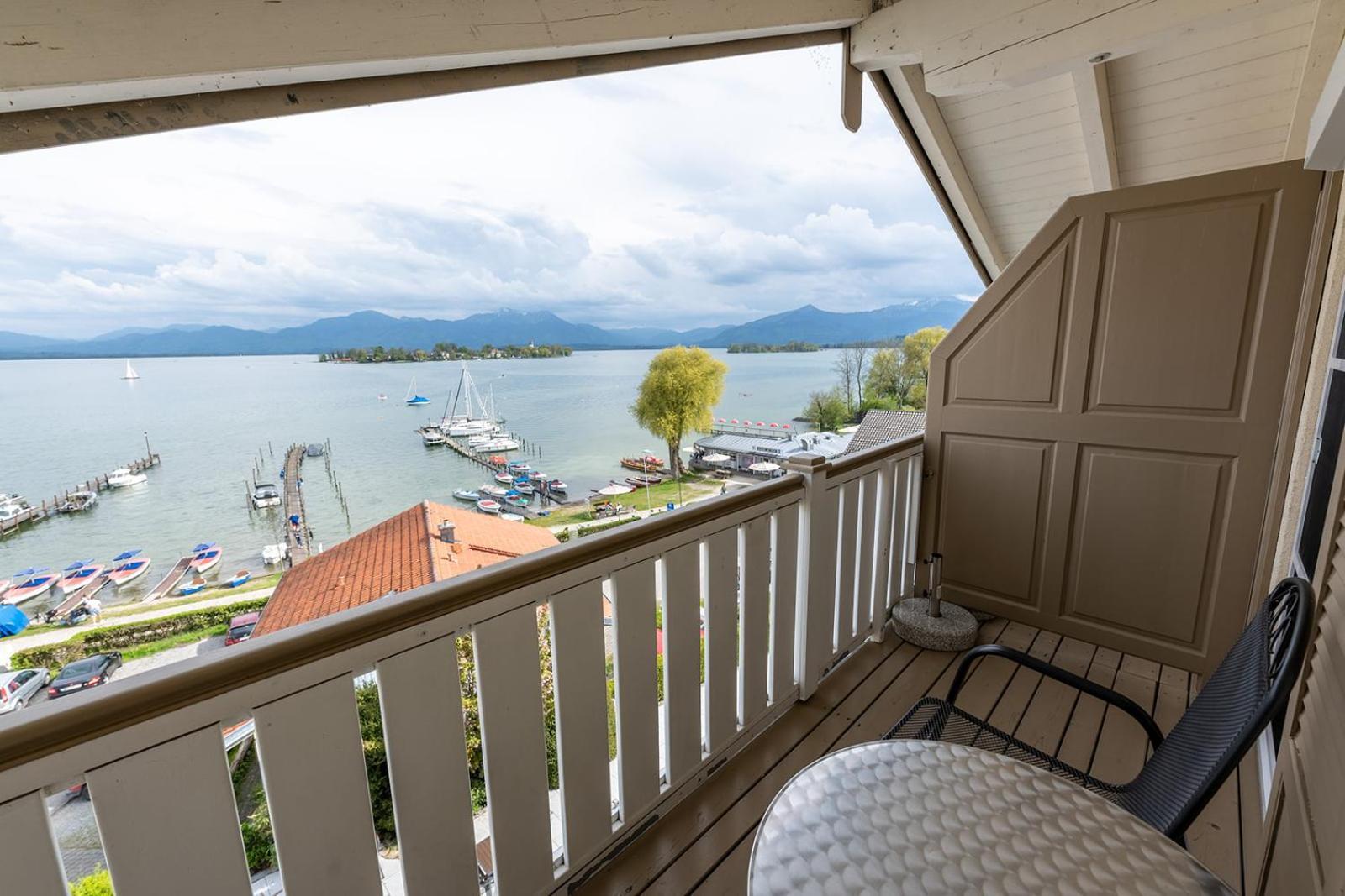Chiemseestern Vacation & Recreation "Adults Only" Gstadt am Chiemsee Phòng bức ảnh
